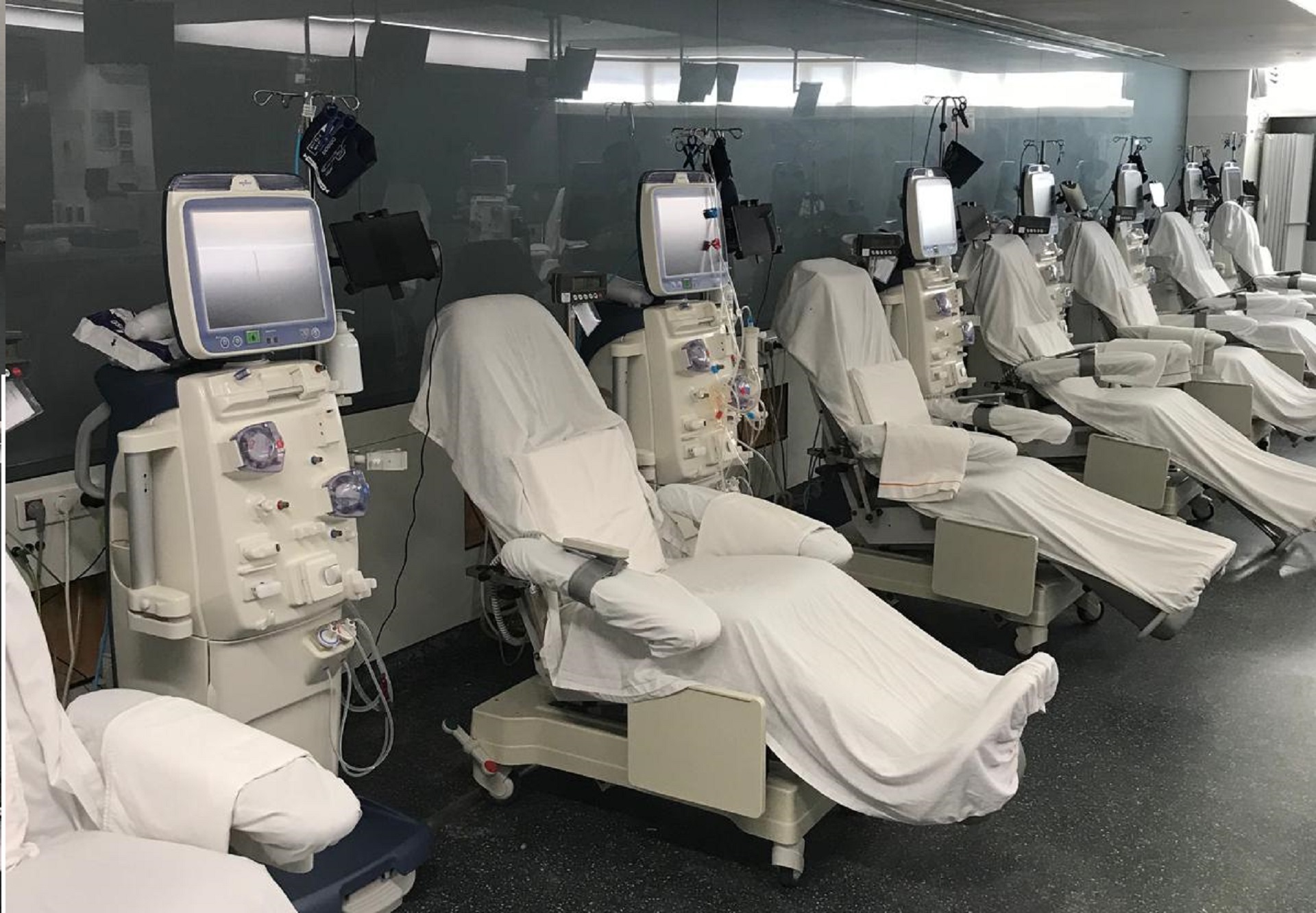 Diaverum Almada receives 38 new dialysis monitors